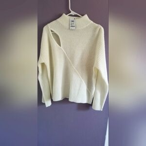 I.N.C White Sweater Medium